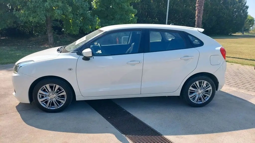 Photo 1 : Suzuki Baleno 2018 Petrol