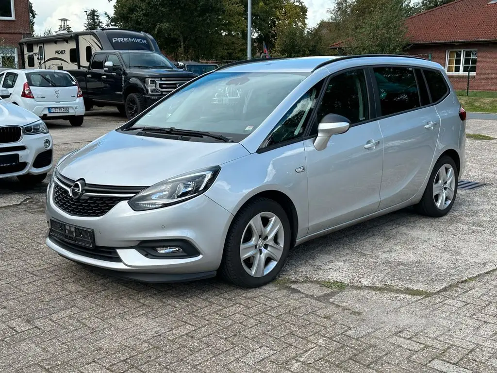 Photo 1 : Opel Zafira 2017 Diesel