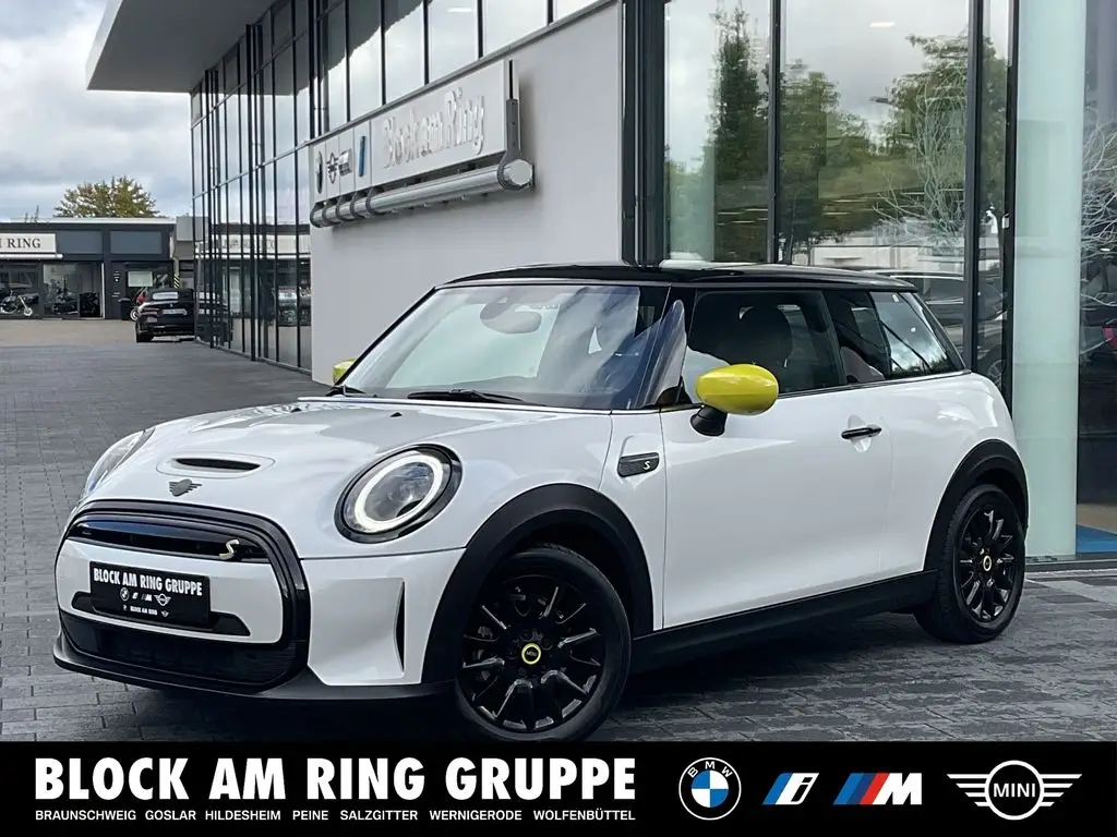 Photo 1 : Mini Cooper 2023 Non renseigné