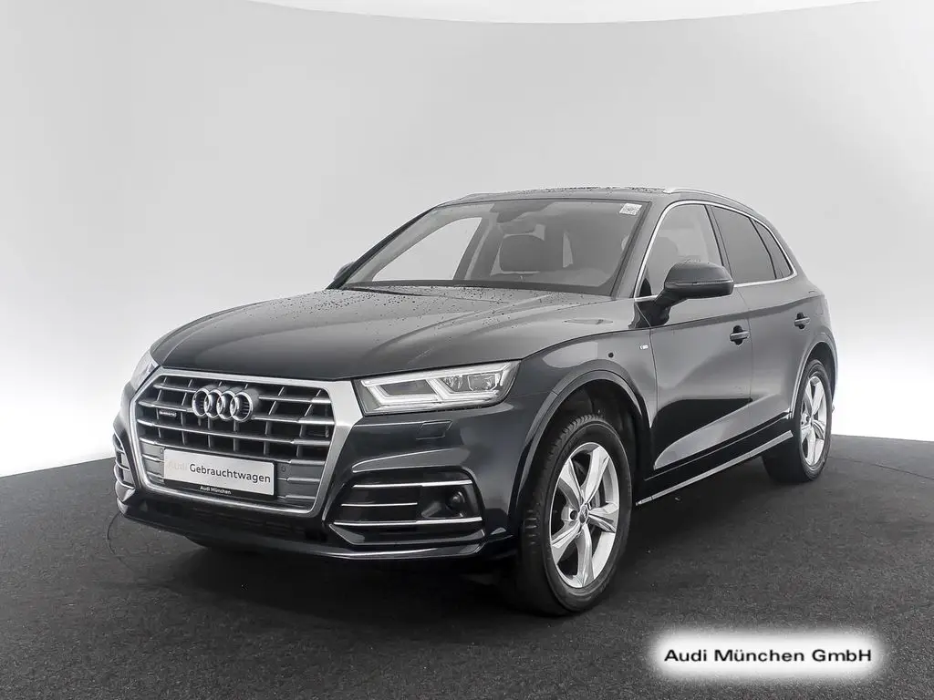 Photo 1 : Audi Q5 2021 Hybrid