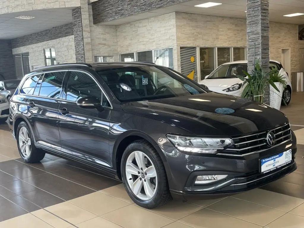 Photo 1 : Volkswagen Passat 2023 Diesel