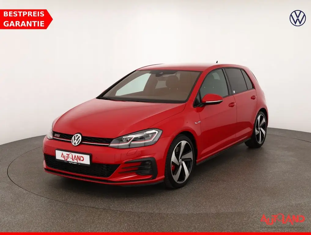 Photo 1 : Volkswagen Golf 2019 Petrol