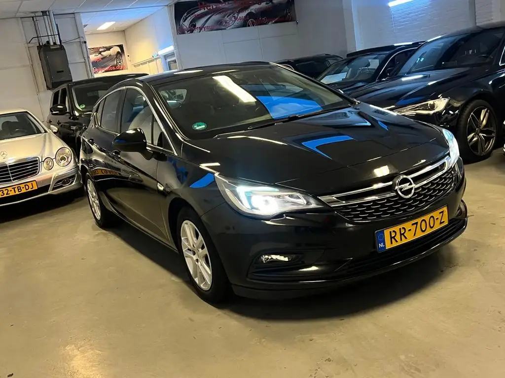 Photo 1 : Opel Astra 2018 Diesel