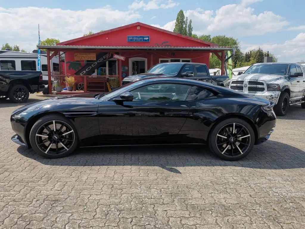 Photo 1 : Aston Martin Db11 2022 Petrol