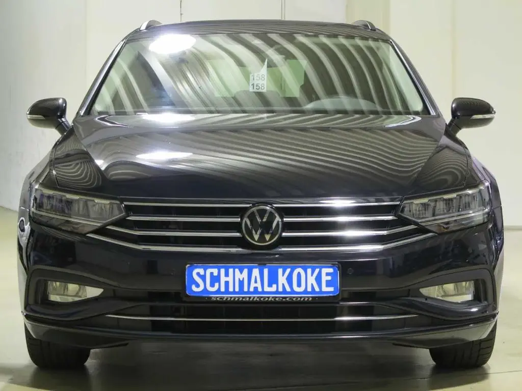 Photo 1 : Volkswagen Passat 2023 Petrol