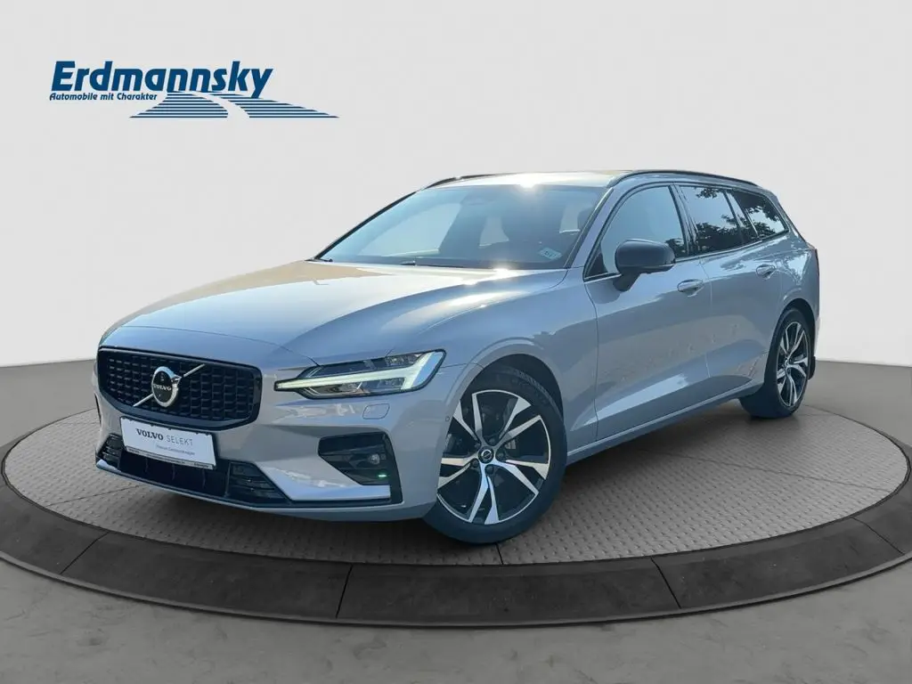 Photo 1 : Volvo V60 2023 Essence