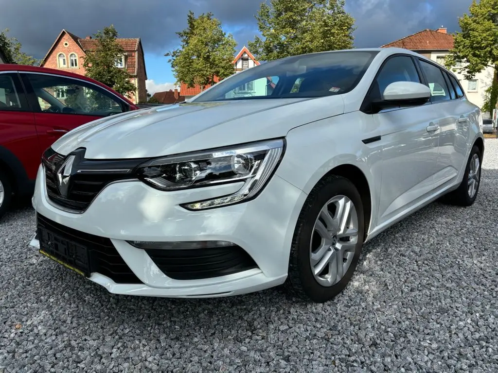 Photo 1 : Renault Megane 2017 Petrol