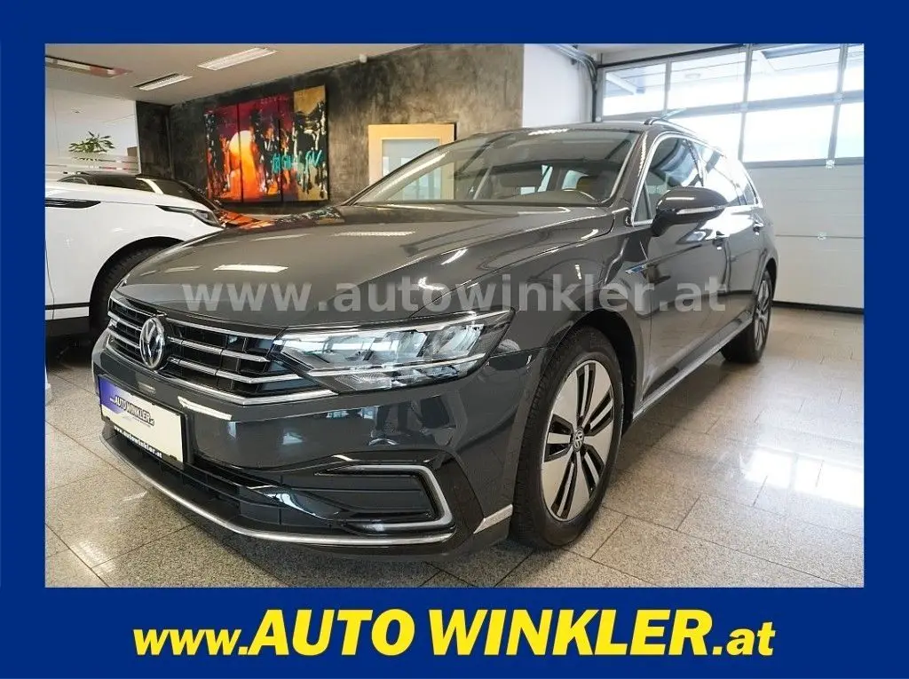 Photo 1 : Volkswagen Passat 2020 Hybrid