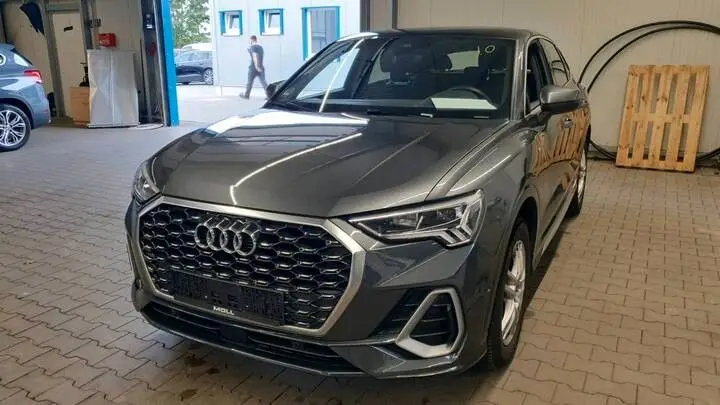 Photo 1 : Audi Q3 2020 Petrol