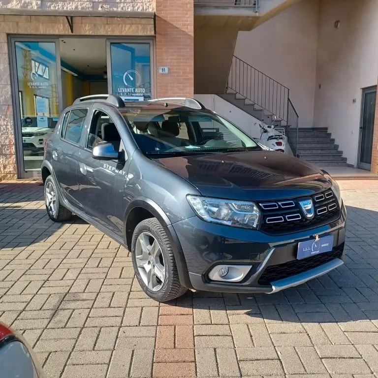 Photo 1 : Dacia Sandero 2017 GPL