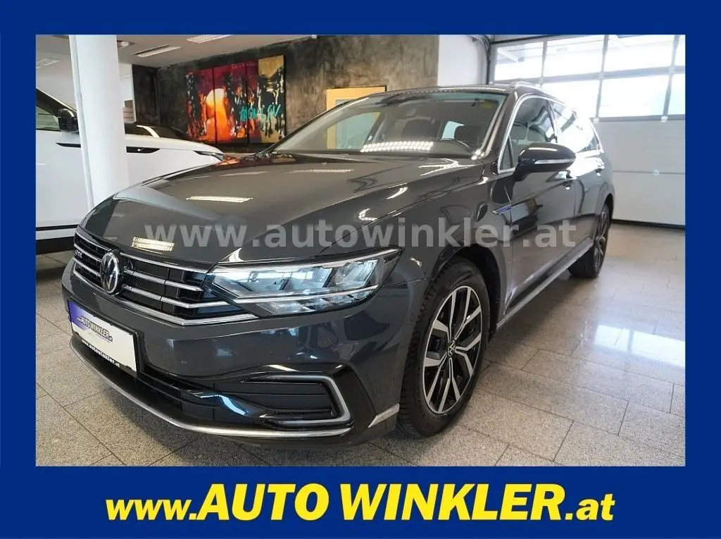 Photo 1 : Volkswagen Passat 2020 Hybrid