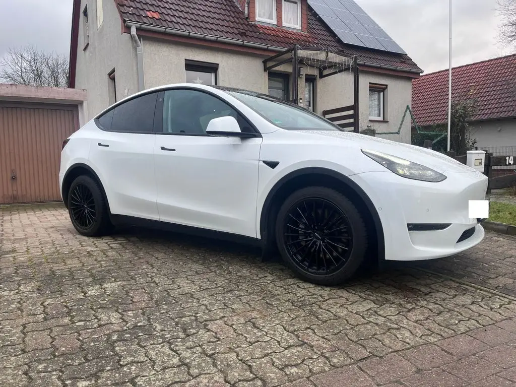 Photo 1 : Tesla Model Y 2022 Not specified