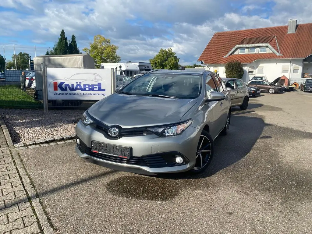 Photo 1 : Toyota Auris 2019 Petrol