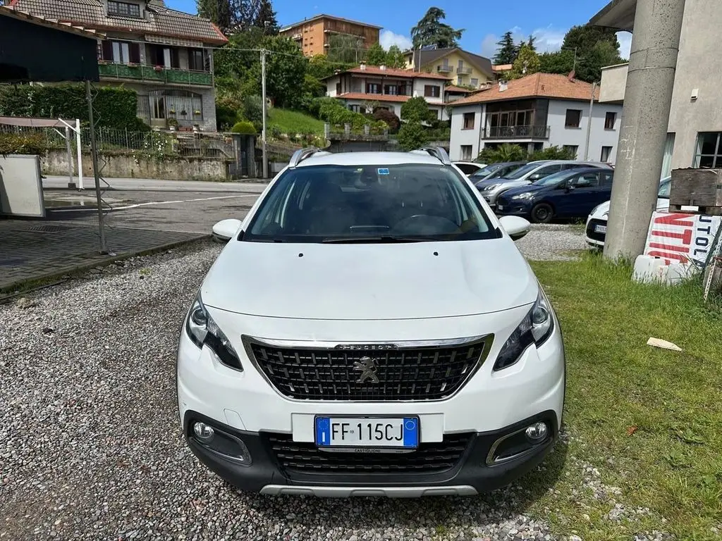 Photo 1 : Peugeot 2008 2016 Petrol