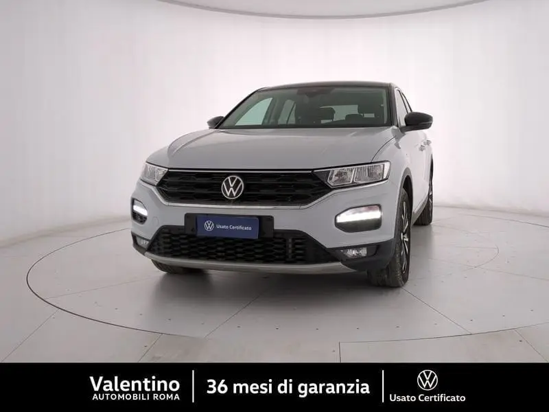 Photo 1 : Volkswagen T-roc 2021 Essence