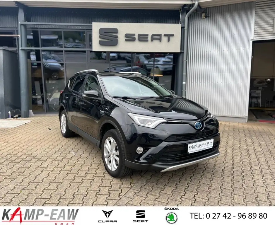 Photo 1 : Toyota Rav4 2016 Hybrid