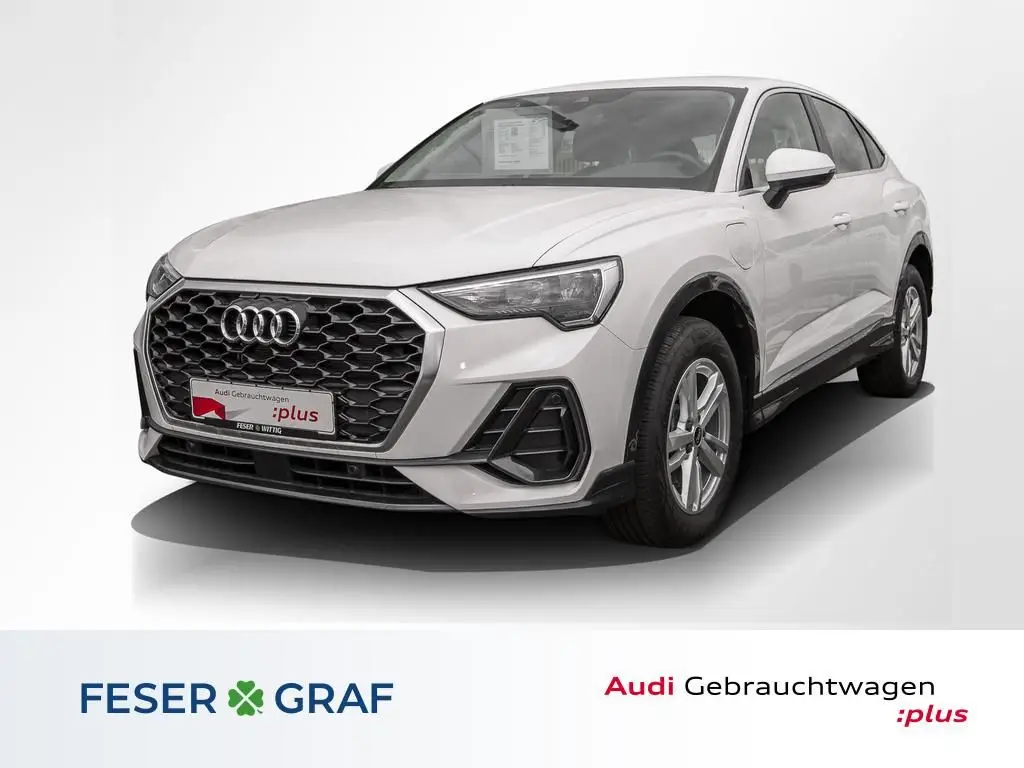 Photo 1 : Audi Q3 2022 Hybrid