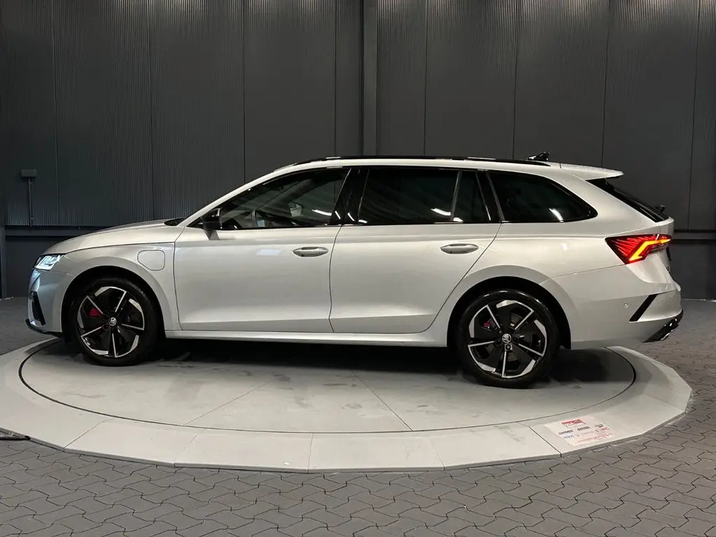 Photo 1 : Skoda Octavia 2021 Hybride