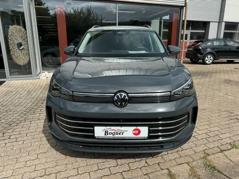 Photo 1 : Volkswagen Tiguan 2024 Hybrid