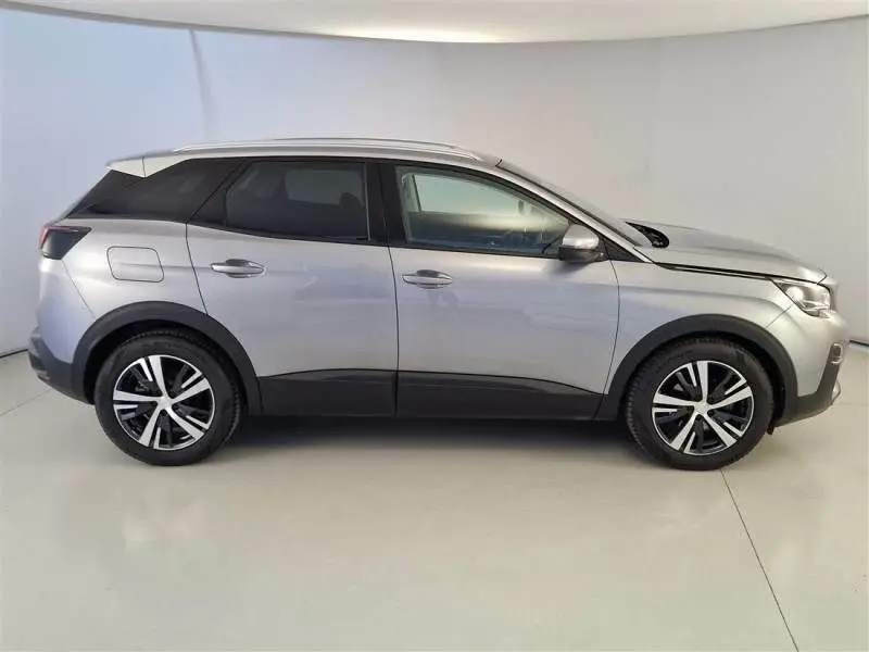 Photo 1 : Peugeot 3008 2020 Diesel