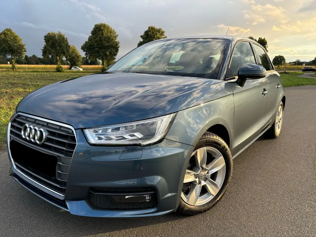 Photo 1 : Audi A1 2016 Petrol