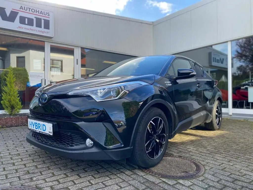 Photo 1 : Toyota C-hr 2017 Petrol