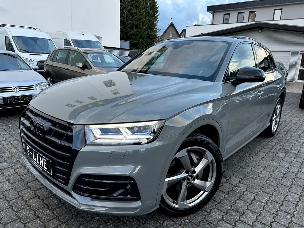 Photo 1 : Audi Q5 2019 Essence