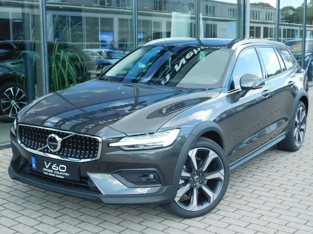 Photo 1 : Volvo V60 2023 Diesel