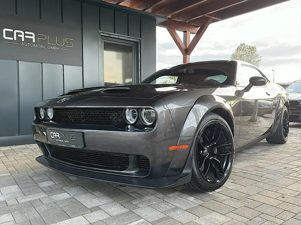 Photo 1 : Dodge Challenger 2020 Essence