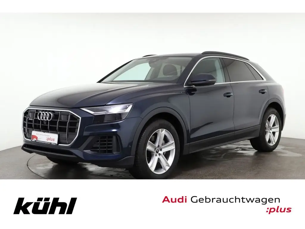 Photo 1 : Audi Q8 2023 Essence