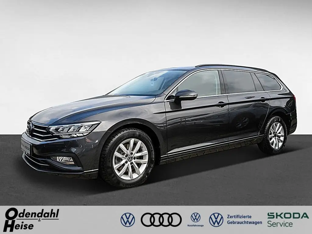 Photo 1 : Volkswagen Passat 2024 Petrol