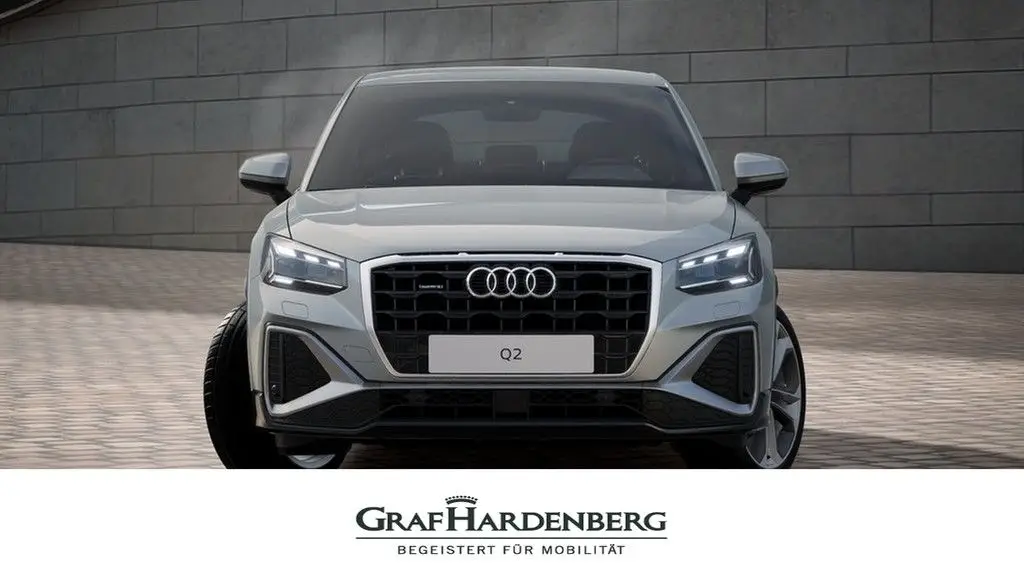 Photo 1 : Audi Q2 2024 Petrol