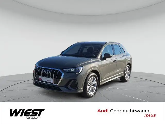 Photo 1 : Audi Q3 2023 Petrol