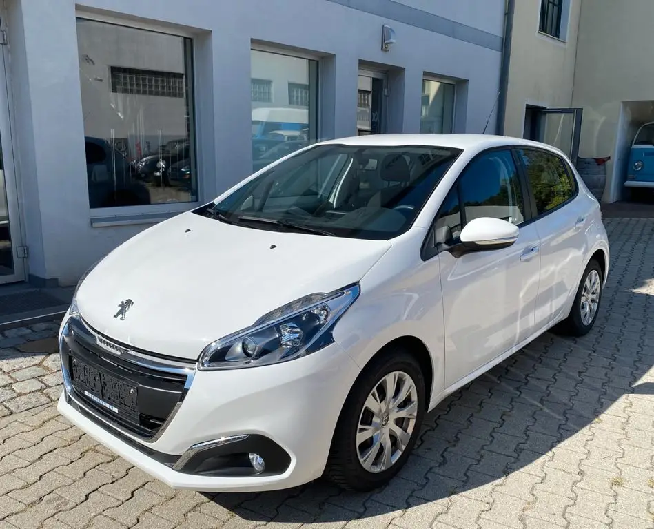 Photo 1 : Peugeot 208 2016 Petrol