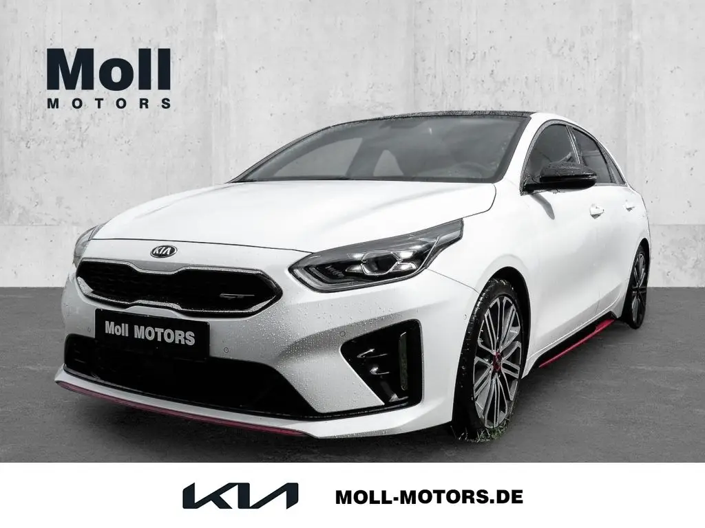 Photo 1 : Kia Proceed 2020 Petrol