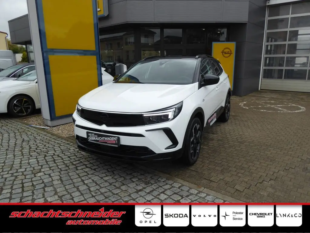 Photo 1 : Opel Grandland 2024 Essence