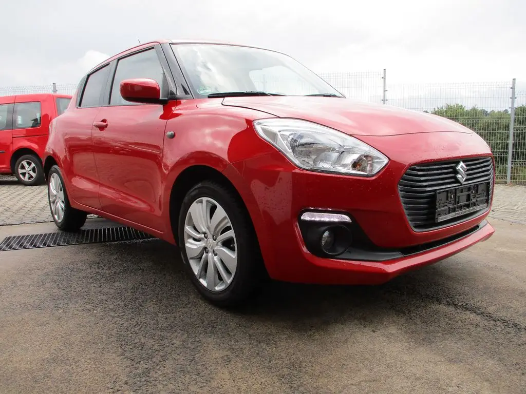 Photo 1 : Suzuki Swift 2018 Petrol