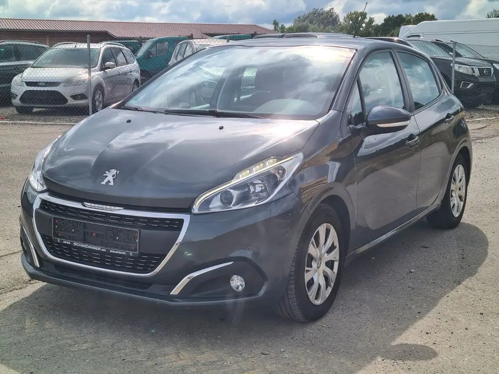 Photo 1 : Peugeot 208 2015 Essence