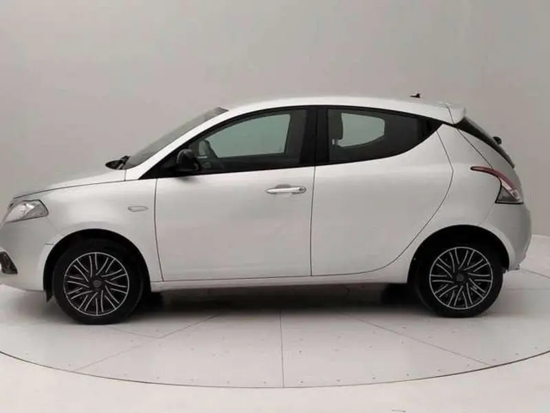 Photo 1 : Lancia Ypsilon 2020 Essence