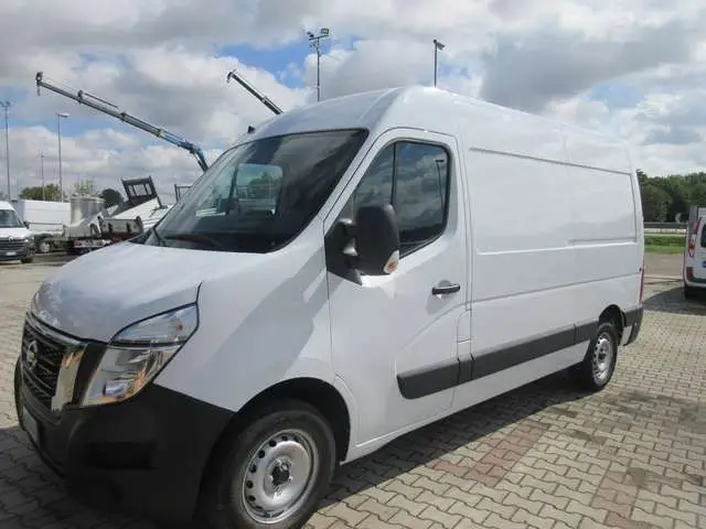 Photo 1 : Nissan Interstar 2022 Diesel