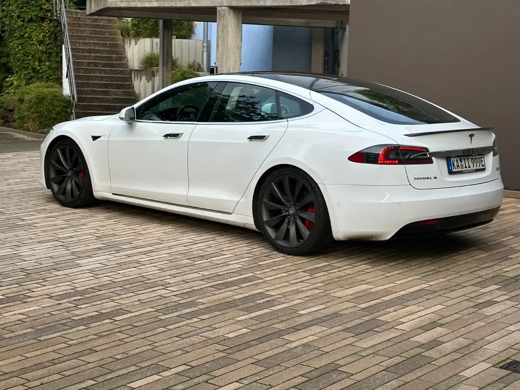 Photo 1 : Tesla Model S 2016 Non renseigné