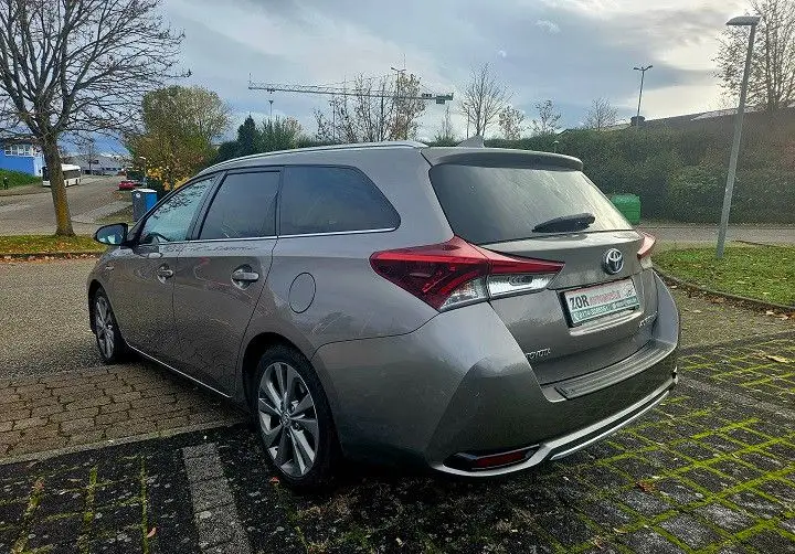 Photo 1 : Toyota Auris 2016 Hybride