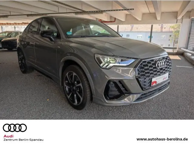 Photo 1 : Audi Q3 2020 Petrol