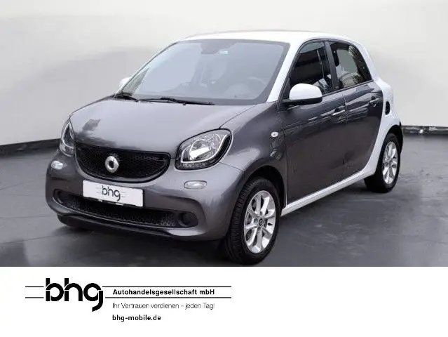 Photo 1 : Smart Forfour 2017 Petrol