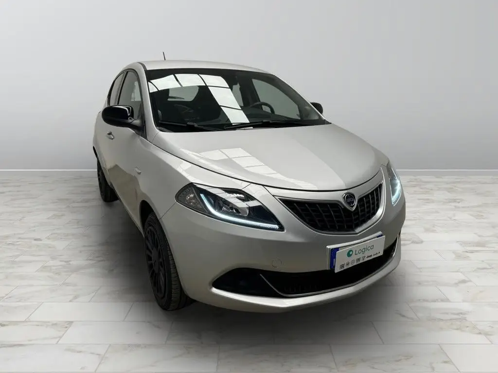 Photo 1 : Lancia Ypsilon 2021 Hybride