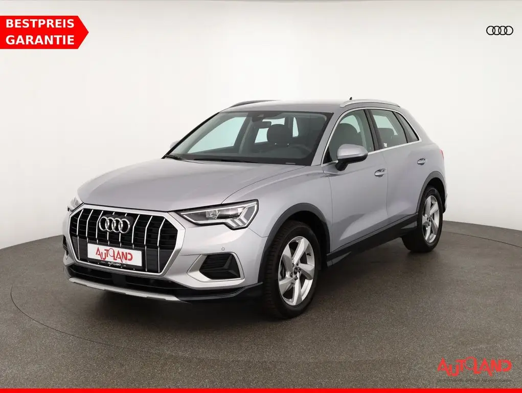 Photo 1 : Audi Q3 2023 Petrol