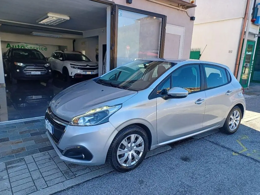 Photo 1 : Peugeot 208 2017 Diesel