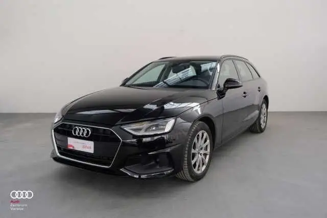 Photo 1 : Audi A4 2020 Petrol