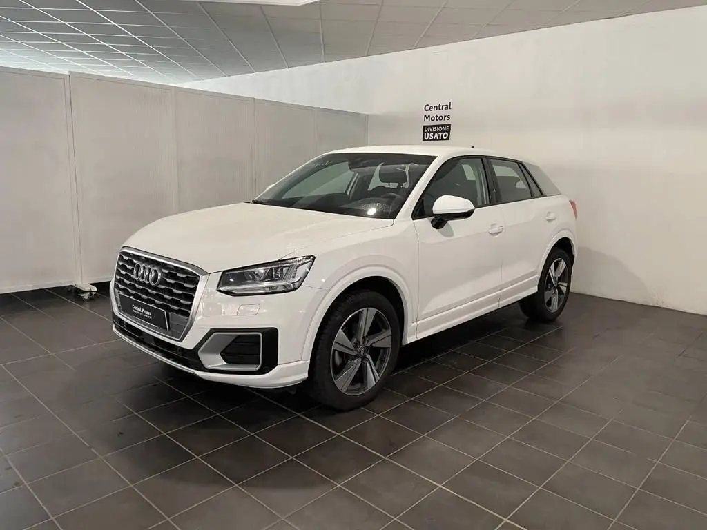 Photo 1 : Audi Q2 2020 Essence