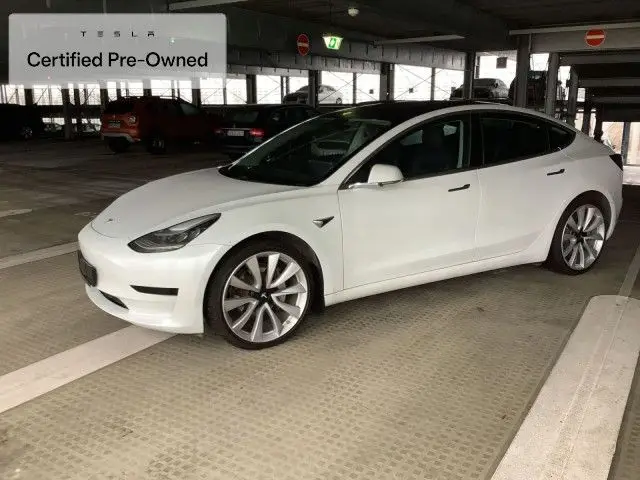 Photo 1 : Tesla Model 3 2021 Non renseigné